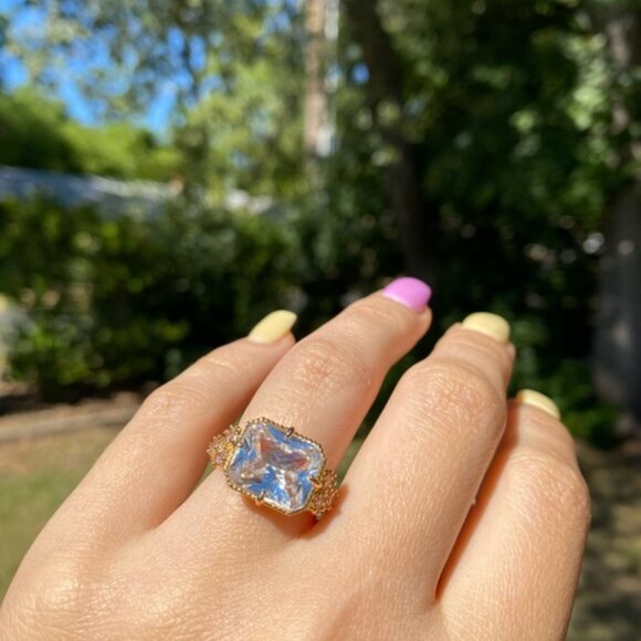 18k Yellow Gold Diamond Ring Band - Picture 4 of 5